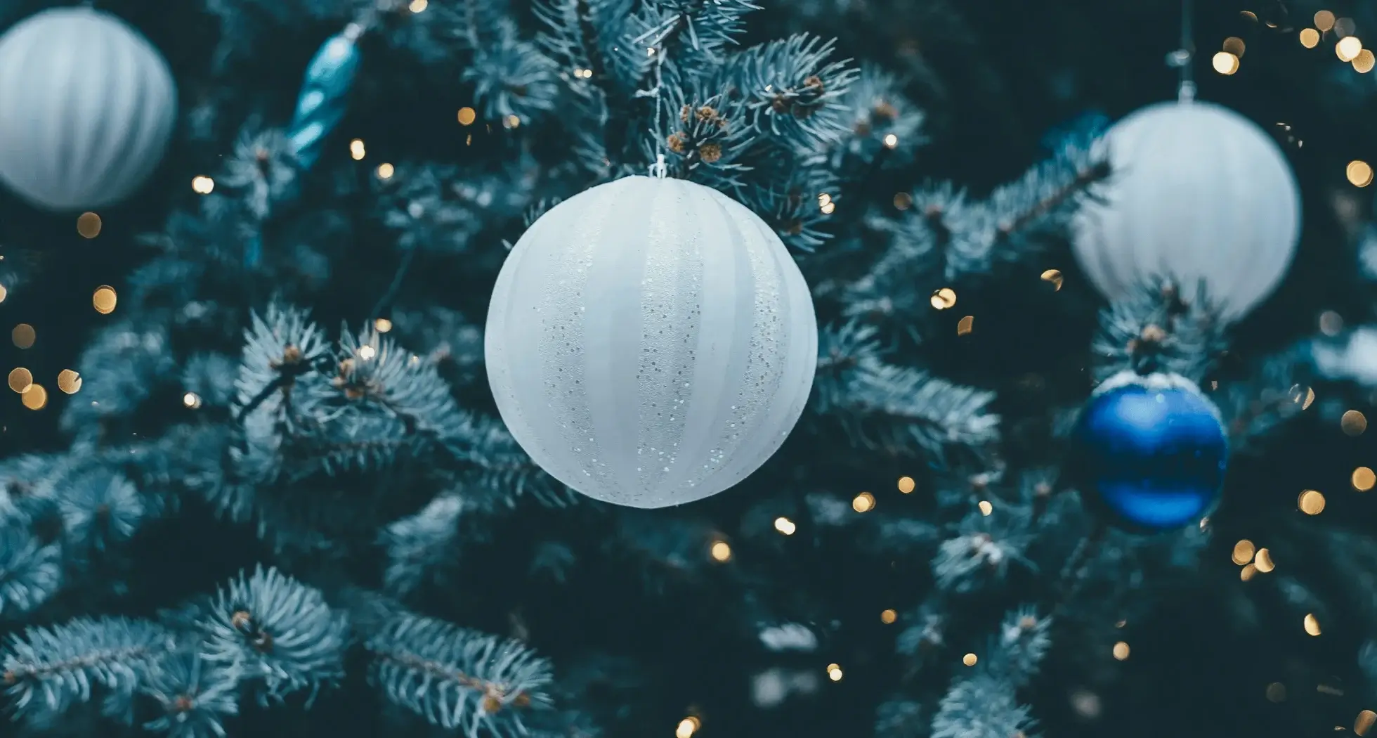 Christmas Tree Decorating Tips for a Beautiful Holiday Look