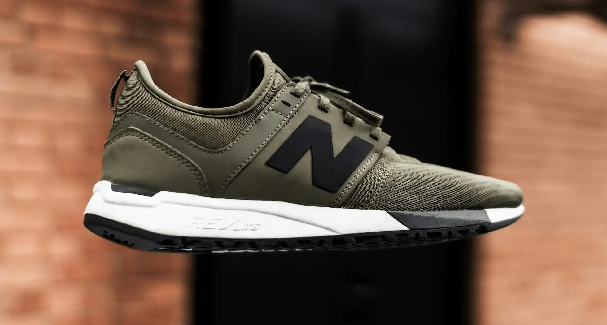 Best Travel Shoes for Long Trips